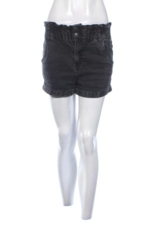 Pantaloni scurți de femei Cropp, Mărime M, Culoare Negru, Preț 54,96 Lei, #137709590