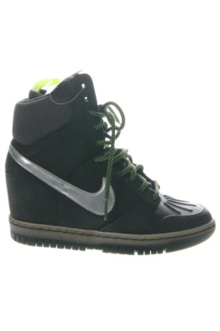 Dámske topánky  Nike, Veľkosť 36, Farba Viacfarebná, Cena  68,00 €, #137686721