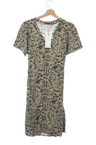 Φόρεμα Q/S by S.Oliver, Μέγεθος XS, Χρώμα  Μπέζ, Τιμή 43,00 €, #137668620