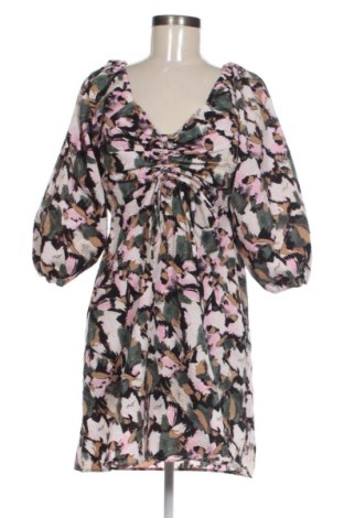 Рокля Vero Moda, Размер M, Цвят Многоцветен, Цена 7,81 €, #137687104