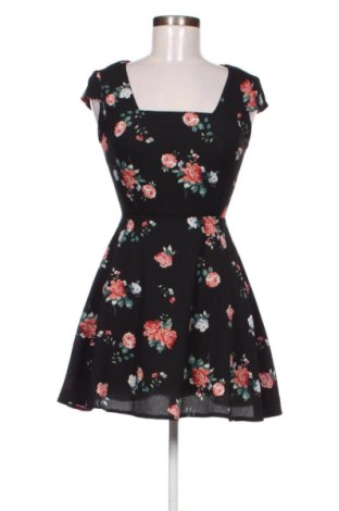 Šaty  Pretty Little Thing, Velikost XS, Barva Vícebarevné, Cena  267,00 Kč, #137696283