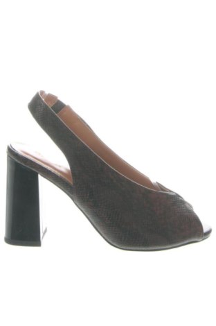 Sandale Reserved, Mărime 36, Culoare Maro, Preț 30,09 Lei, #137655133