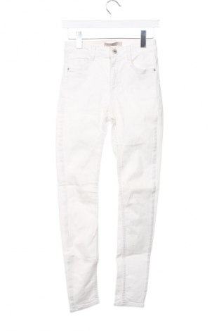 Blugi de femei Zara, Mărime XS, Culoare Alb, Preț 88,99 Lei, #128876027