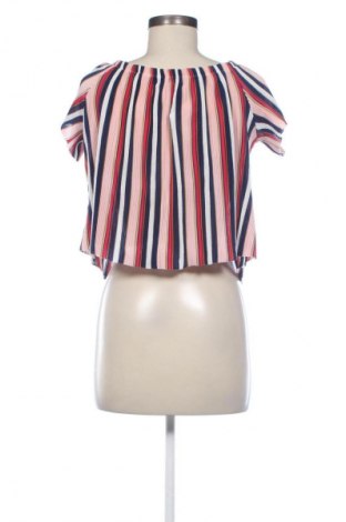 Damen Shirt Bershka, Größe M, Farbe Mehrfarbig, Preis 2,99 €