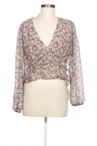 Дамска блуза Pull&Bear, Размер L, Цвят Многоцветен, Цена 2,04 €