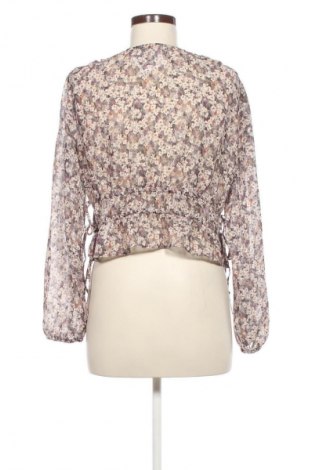 Дамска блуза Pull&Bear, Размер L, Цвят Многоцветен, Цена 2,04 €