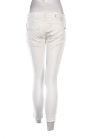 Női farmernadrág Cross, Méret M, Szín Fehér, Ár 6 236 Ft