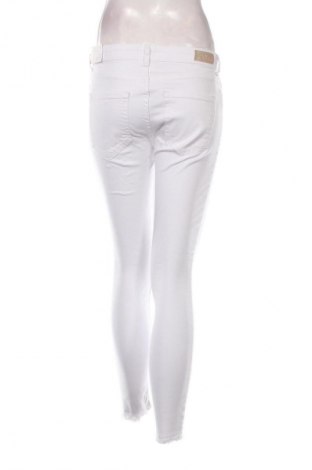 Γυναικείο Τζίν ONLY, Μέγεθος M, Χρώμα Λευκό, Τιμή 14,99 €