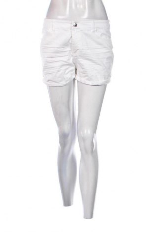 Damen Shorts Amisu, Größe S, Farbe Weiß, Preis € 3,99