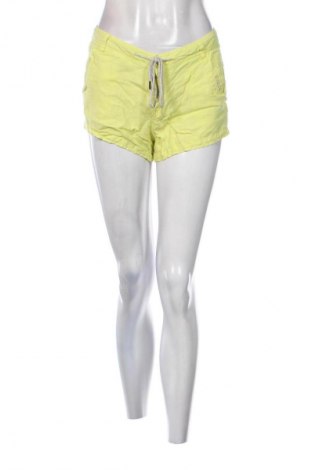 Damen Shorts Guess, Größe S, Farbe Gelb, Preis 8,99 €