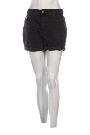 Damen Shorts Noisy May, Größe L, Farbe Schwarz, Preis 18,99 €