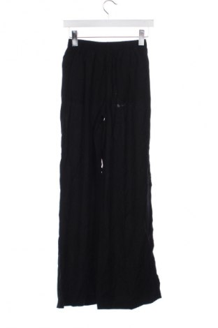 Női nadrág Bershka, Méret XS, Szín Fekete, Ár 11 669 Ft, #133230742