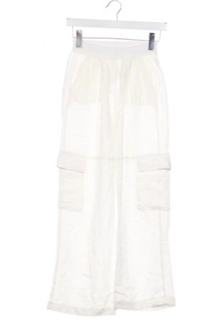 Damskie spodnie Bershka, Rozmiar XS, Kolor Biały, Cena 22,47 zł