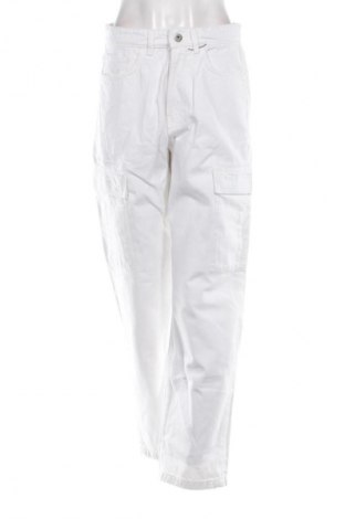 Дамски панталон Unbranded, Размер M, Цвят Бял, Цена 4,60 €