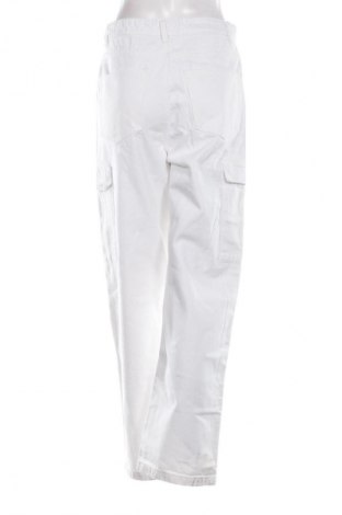 Дамски панталон Unbranded, Размер M, Цвят Бял, Цена 4,60 €
