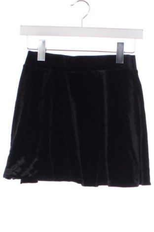 Пола - панталон Stradivarius, Размер XS, Цвят Черен, Цена 11,74 €