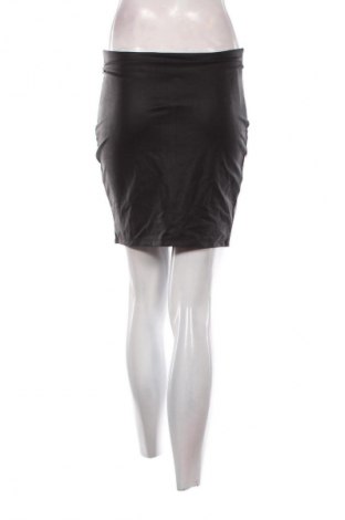 Spódnica Amisu, Rozmiar M, Kolor Czarny, Cena 23,99 zł