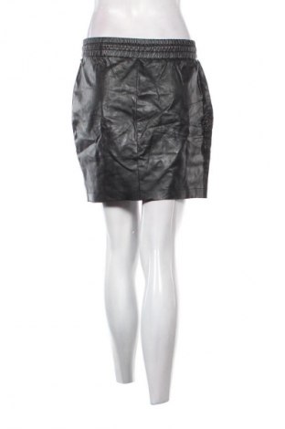 Пола Costes, Размер S, Цвят Черен, Цена 3,57 €