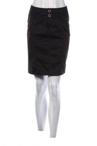 Пола Fanco, Размер S, Цвят Черен, Цена 2,04 €