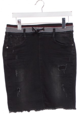 Rock Fornarina, Größe M, Farbe Schwarz, Preis 1,99 €