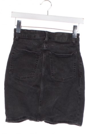 Пола H&M Divided, Размер XS, Цвят Сив, Цена 3,06 €