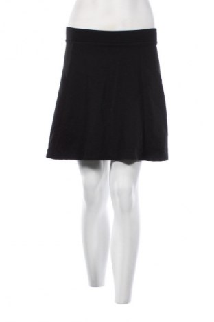 Пола H&M Divided, Размер S, Цвят Черен, Цена 2,04 €