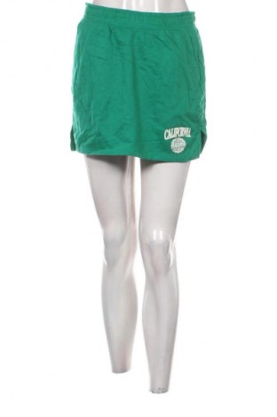 Пола H&M Divided, Размер S, Цвят Зелен, Цена 3,06 €