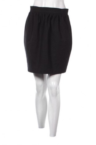 Пола Monki, Размер M, Цвят Черен, Цена 7,15 €