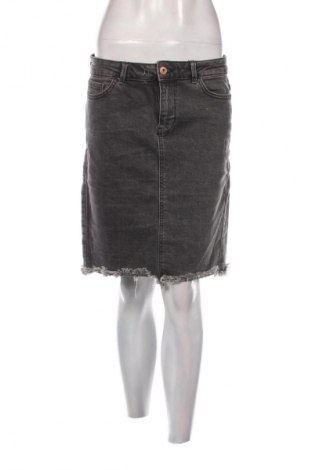 Пола ONLY, Размер M, Цвят Черен, Цена 9,20 €