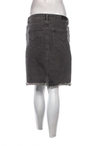 Пола ONLY, Размер M, Цвят Черен, Цена 9,20 €