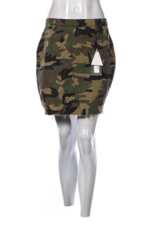 Пола Pretty Little Thing, Размер M, Цвят Многоцветен, Цена 8,56 €