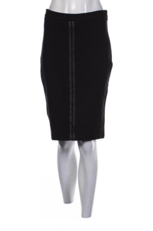 Пола Reserved, Размер M, Цвят Черен, Цена 3,57 €