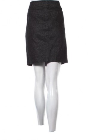 Пола Unbranded, Размер XL, Цвят Черен, Цена 3,57 €