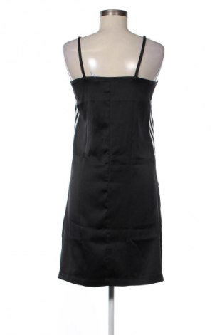 Рокля Adidas Originals, Размер S, Цвят Черен, Цена 30,16 €