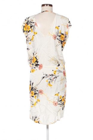 Šaty  B.Young, Velikost M, Barva Vícebarevné, Cena  209,00 Kč