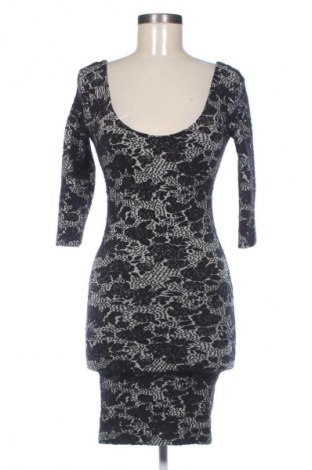 Sukienka Bershka, Rozmiar M, Kolor Kolorowy, Cena 22,47 zł