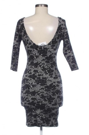 Sukienka Bershka, Rozmiar M, Kolor Kolorowy, Cena 22,47 zł