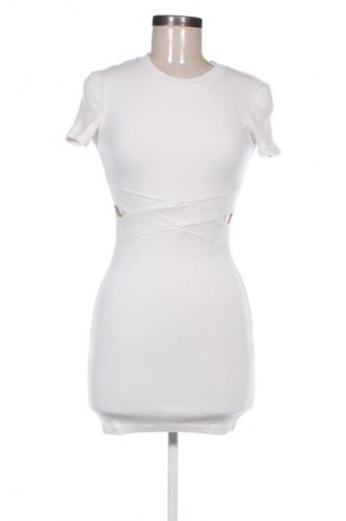 Ruha Bershka, Méret S, Szín Fehér, Ár 3 060 Ft