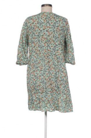 Рокля F&F, Размер M, Цвят Многоцветен, Цена 9,14 €