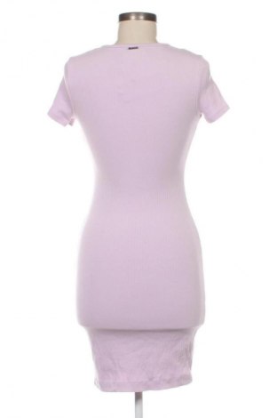 Рокля Guess, Размер XS, Цвят Лилав, Цена 39,88 €