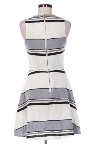 Рокля Oasis, Размер M, Цвят Многоцветен, Цена 13,80 €