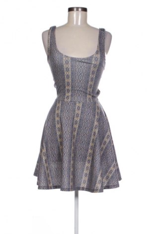 Kleid Pull&Bear, Größe M, Farbe Mehrfarbig, Preis € 5,99