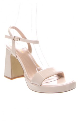 Σανδάλια Catwalk, Μέγεθος 37, Χρώμα Εκρού, Τιμή 26,72 €