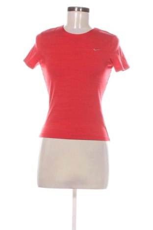 Dámské tričko Nike, Velikost XS, Barva Červená, Cena  461,00 Kč, #137699605