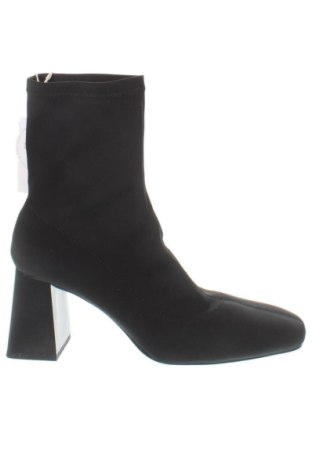 Botine de damă Stradivarius, Mărime 39, Culoare Negru, Preț 157,00 Lei, #137727883
