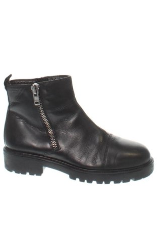 Damskie botki Vagabond, Rozmiar 39, Kolor Czarny, Cena 371,27 zł, #137746939