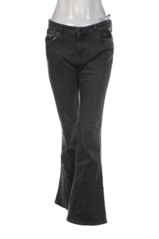 Blugi de femei Bershka, Mărime XL, Culoare Gri, Preț 88,00 Lei, #137713014