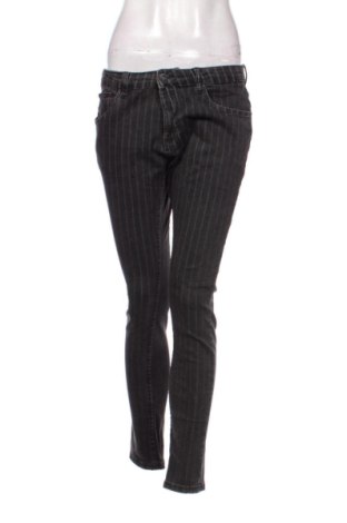 Damskie jeansy Bershka, Rozmiar L, Kolor Szary, Cena 67,74 zł, #137731198