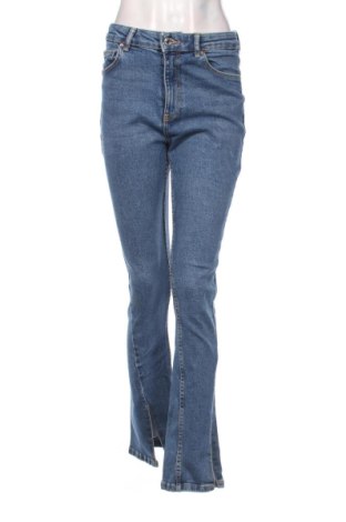 Blugi de femei Bershka, Mărime S, Culoare Albastru, Preț 145,00 Lei, #137732886