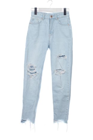 Dámske džínsy  Bershka, Veľkosť XS, Farba Modrá, Cena  14,00 €, #137739987